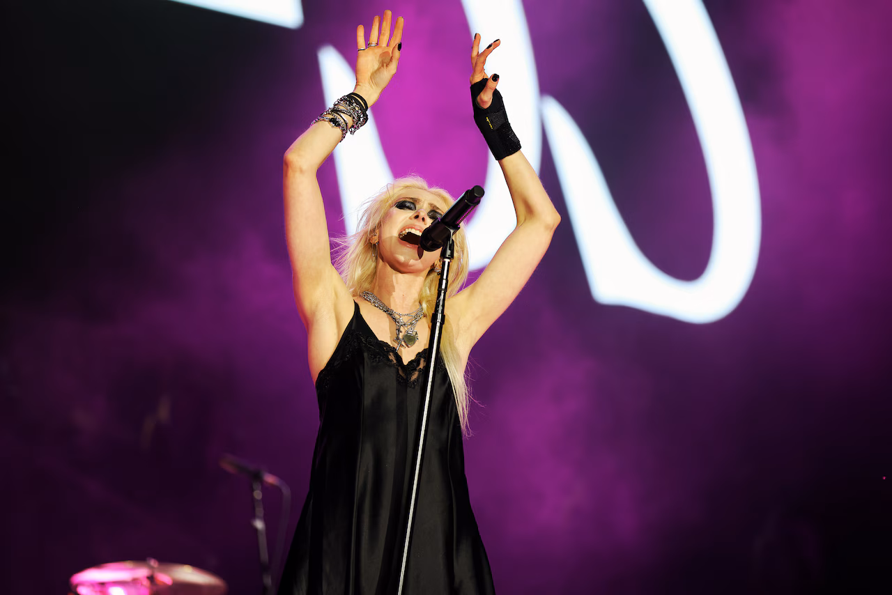 Rock Singer Taylor Momsen Hospitalized with Poisonous Spider Bite While on Tour with AC/DC in Mexico; The Pretty Reckless Frontwoman Shares Shocking Photos of Leg Rash and Hospital Stay as Show Goes On